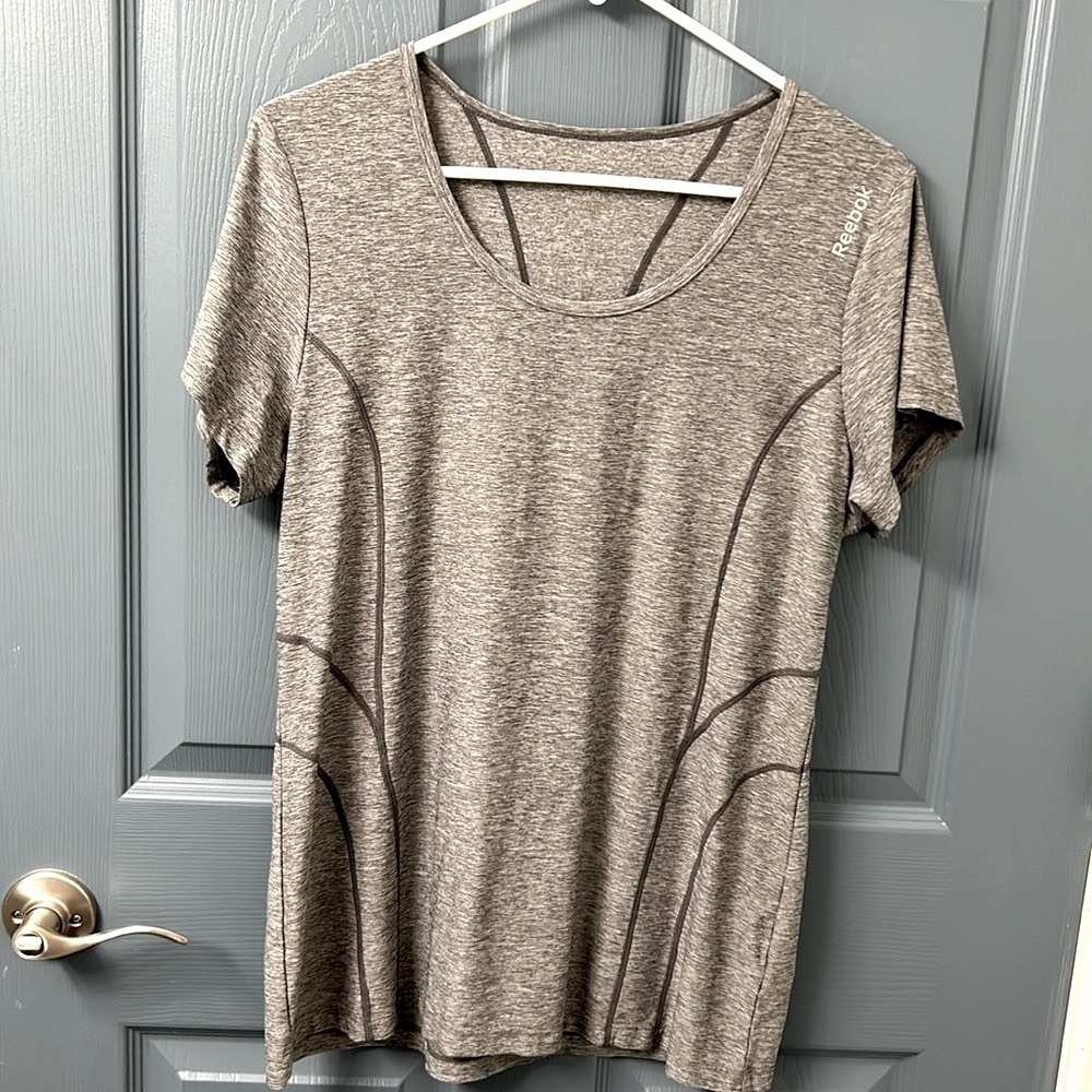 Reebok women’s gray exercise top Large